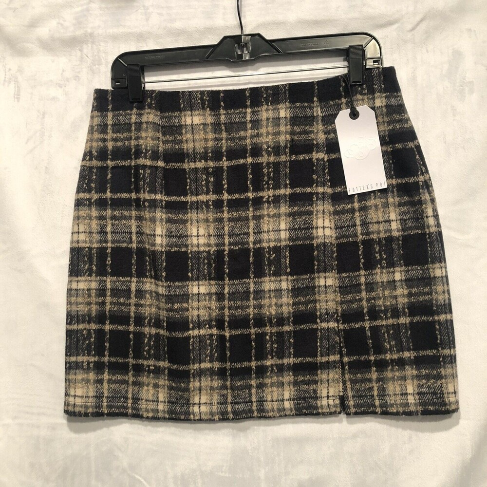 NEW Potter's Pot Fuzzy Plaid Short Skirt Size L (Medium or Junior Large)